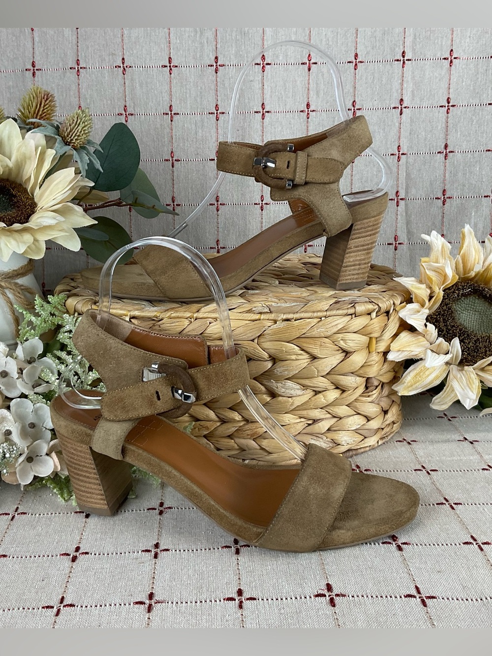 Aquatalia Brown Suede Ankle Wrap Heeled Sandals Size 8 PreLoved Ankle Buckle